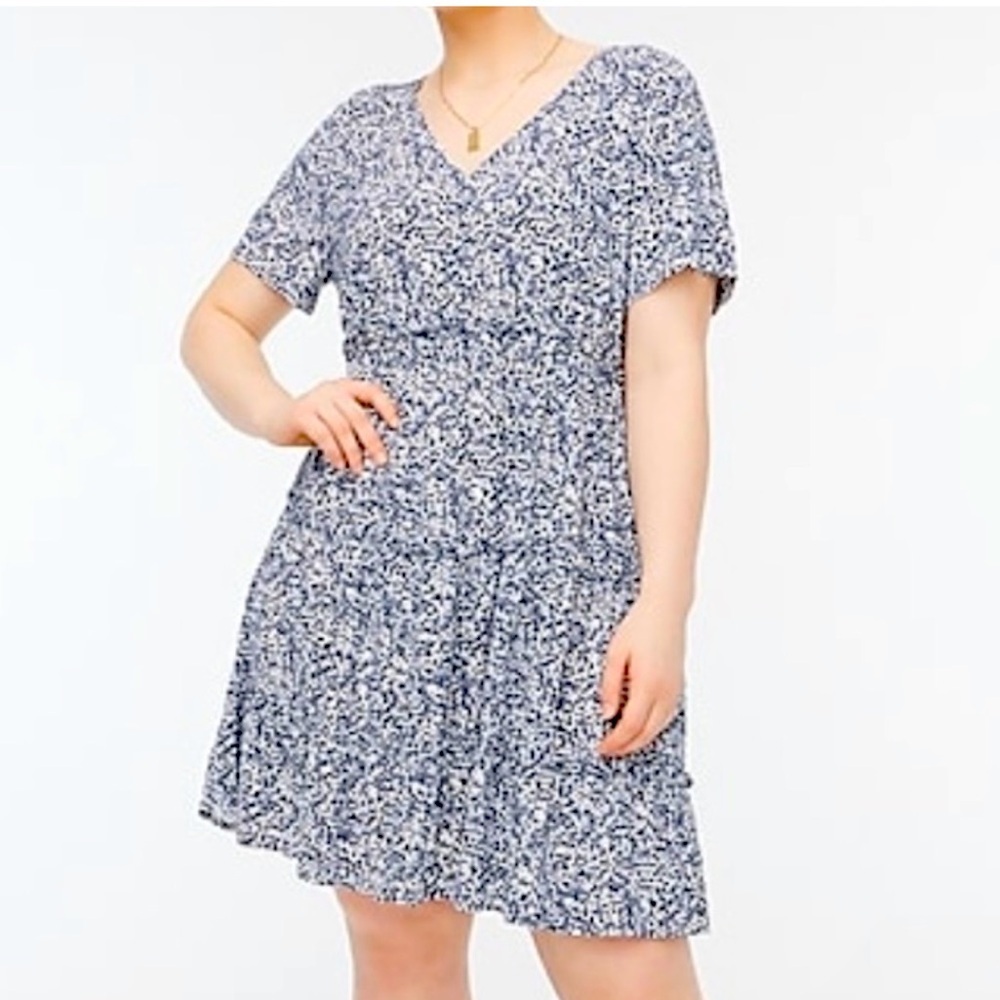 J. Crew Navy and White Floral Tiered Stretchy Sundress Women’s Size Medium M